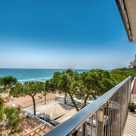 Seafront Apartment In Platja D'Aro With Parking Appartement Castell-Platja d'Aro