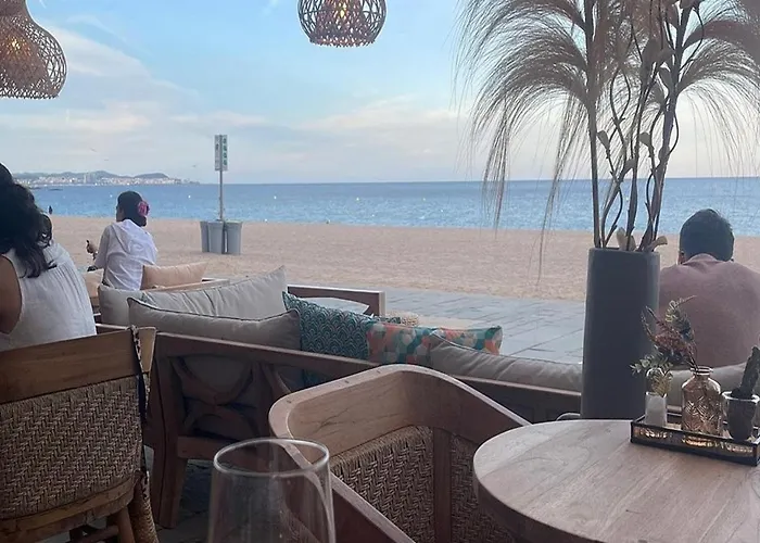 Apartment Encantador Piso En Primera Linea De Mar Platja d'Aro